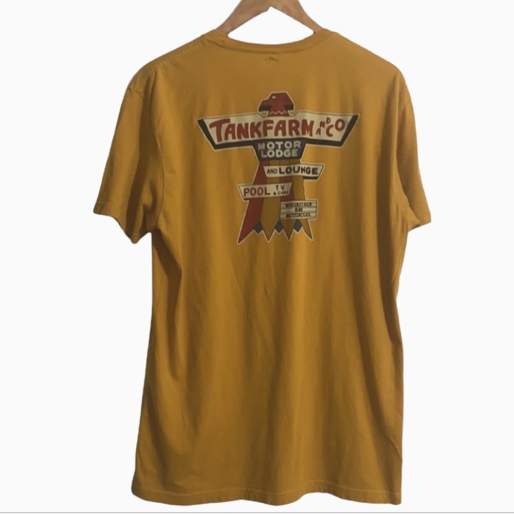 Tank Farm Short Sleeve Gold Graphic Tee Shirt Size L - Picture 2 of 5